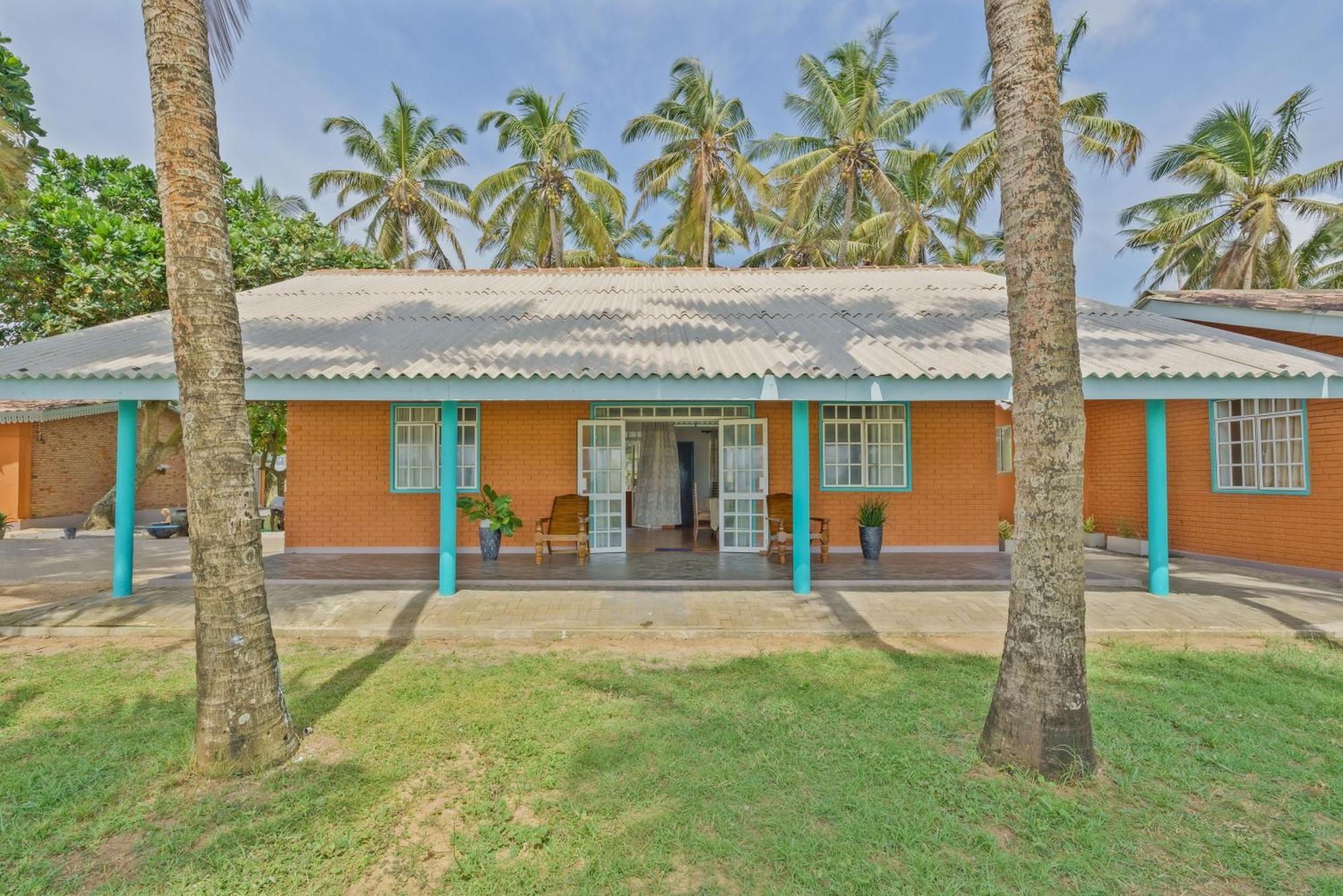 Amy'S Haven Hotel Wadduwa Exterior photo